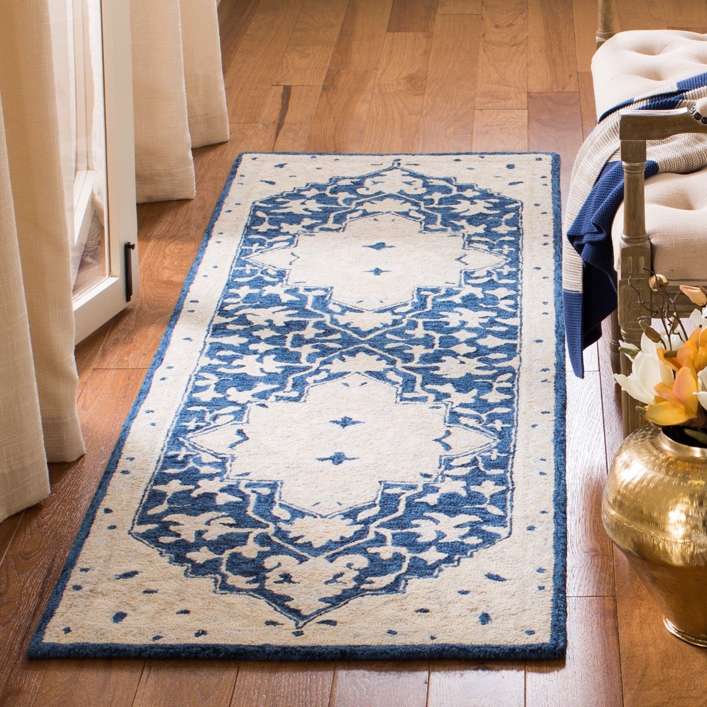 Tapis SAFAVIEH en laine Selveta micro-bouclée faite à la main