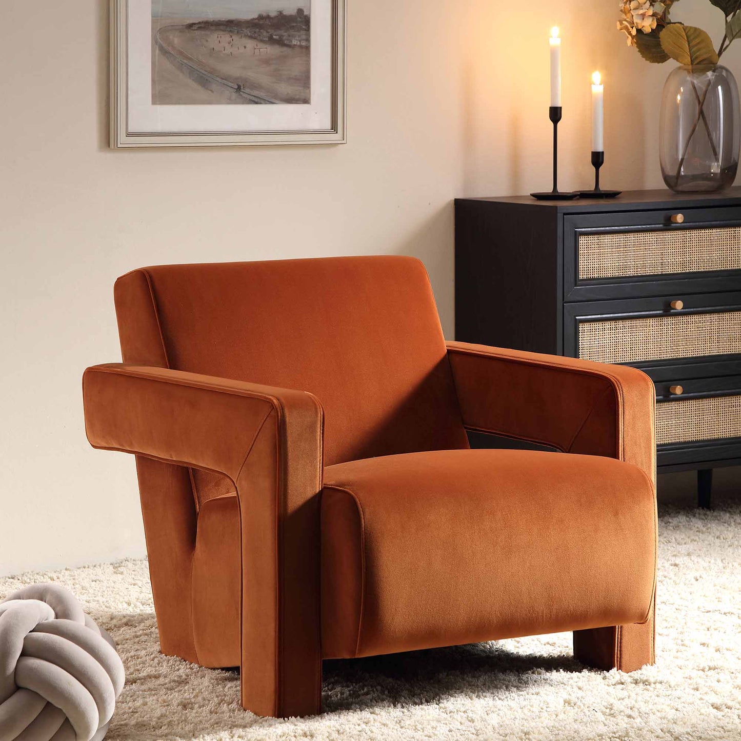 Fauteuil sculptural Brompton, velours rouille