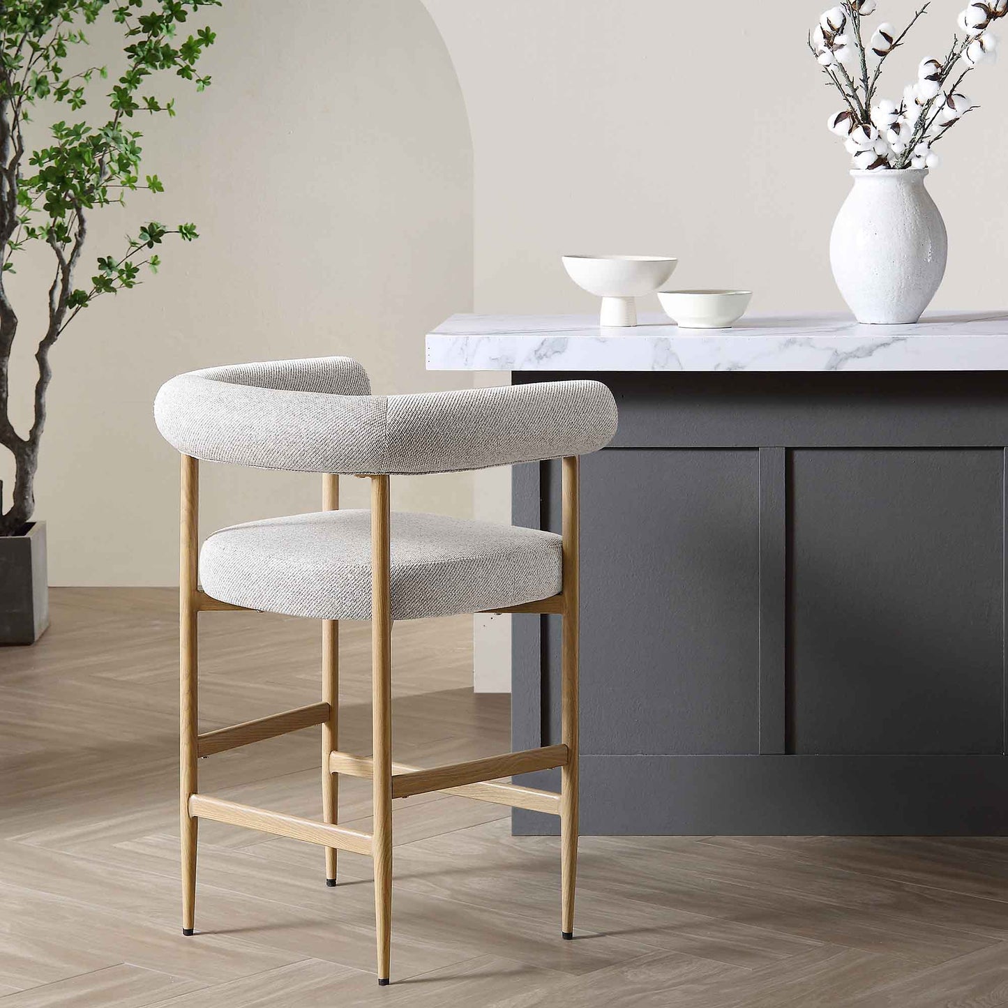 Tabouret de bar tissé beige Fulbourn avec pieds effet bois naturel
