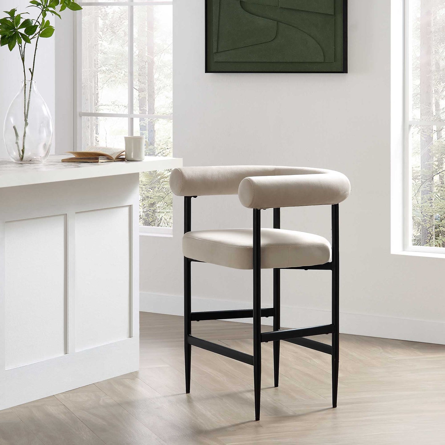 Tabouret de bar Fulbourn en velours champagne avec pieds noirs