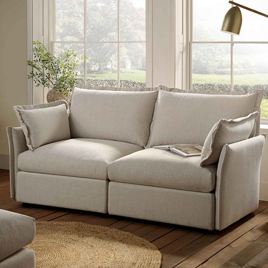 Canapé sectionnel Byron Pillow Edge en tissu beige, 2 places