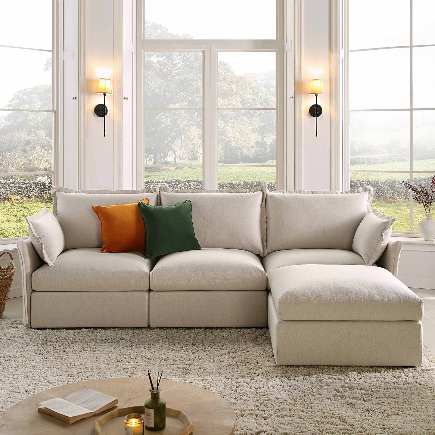 Canapé sectionnel Byron Pillow Edge en tissu beige, méridienne 3 places