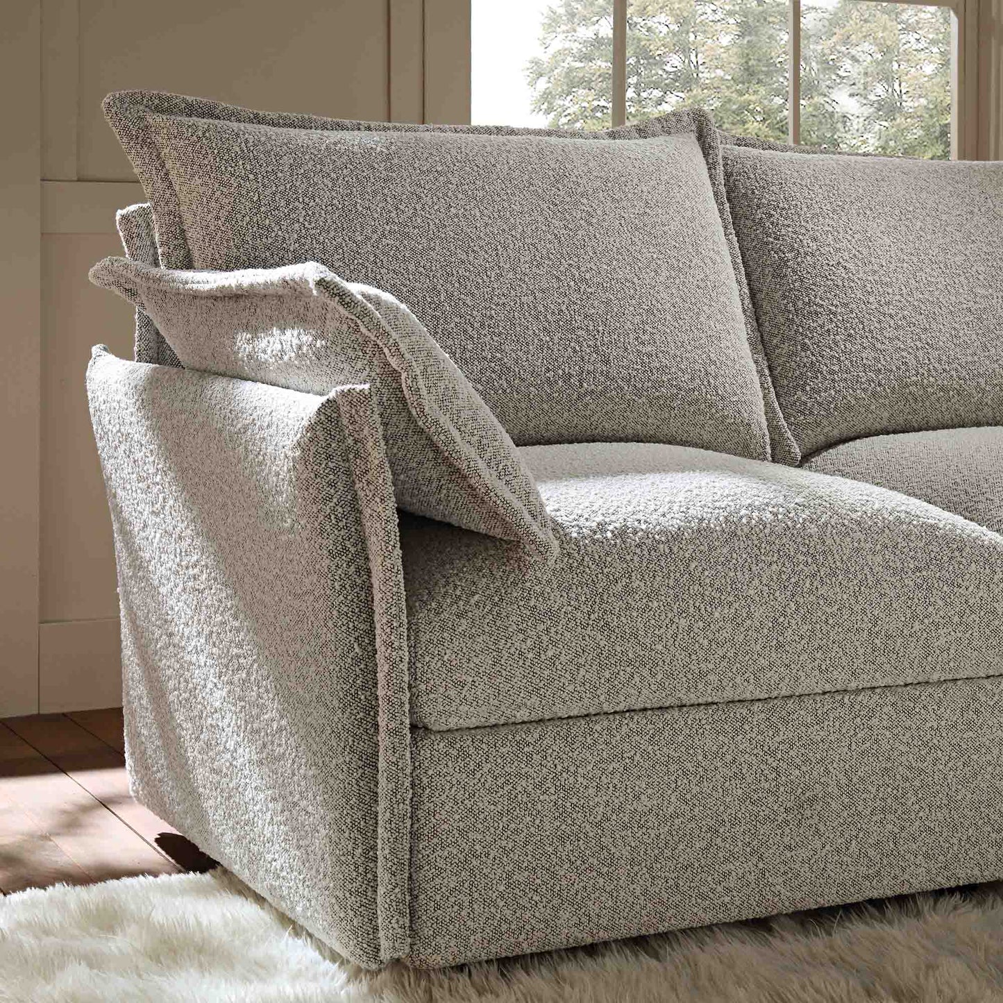 Canapé sectionnel Byron Pillow Edge Mist Grey Boucle, 2 places