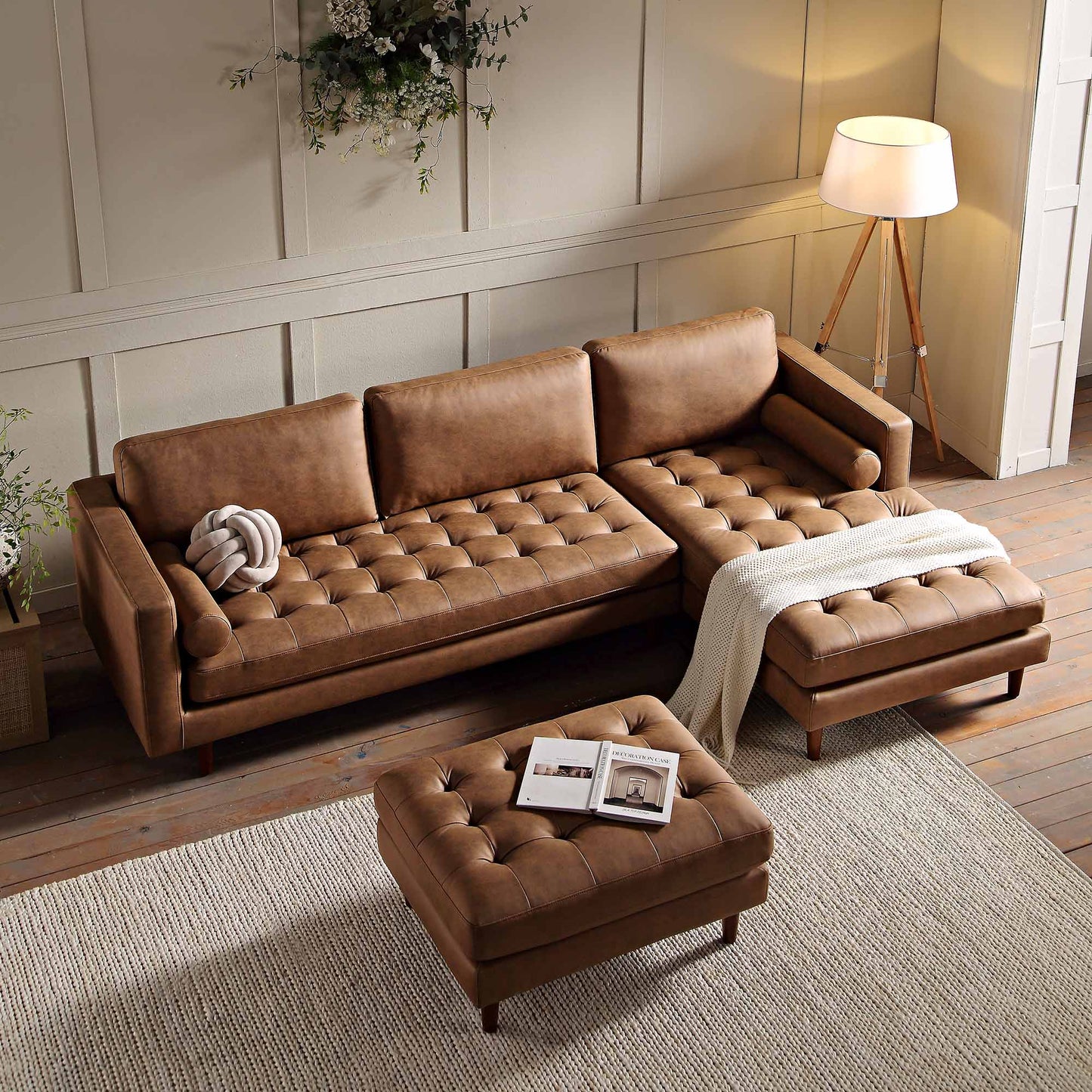 Canapé méridienne 4 places Henrietta en simili-suède beige, orientation droite