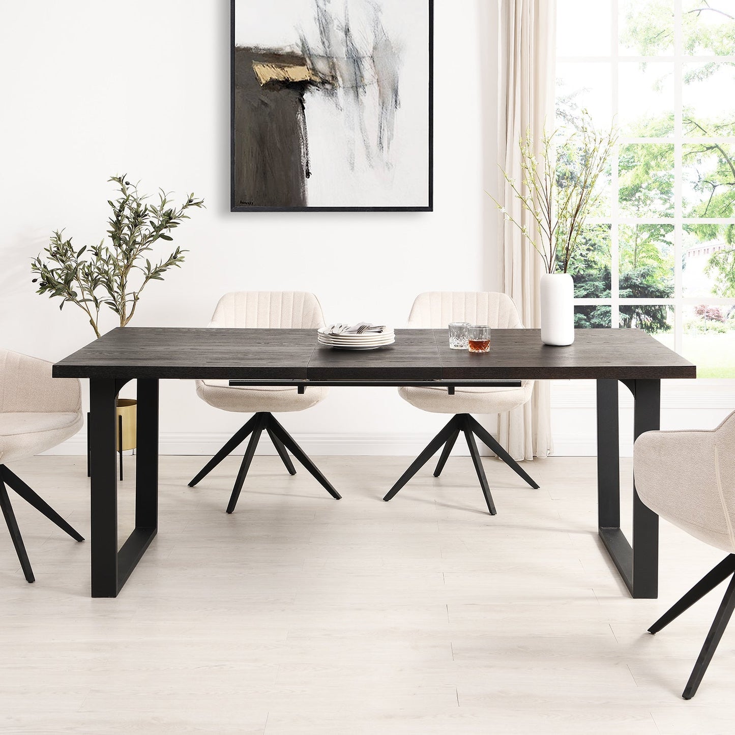 Table à manger extensible BERN 6-8 places en chêne foncé avec pieds en métal