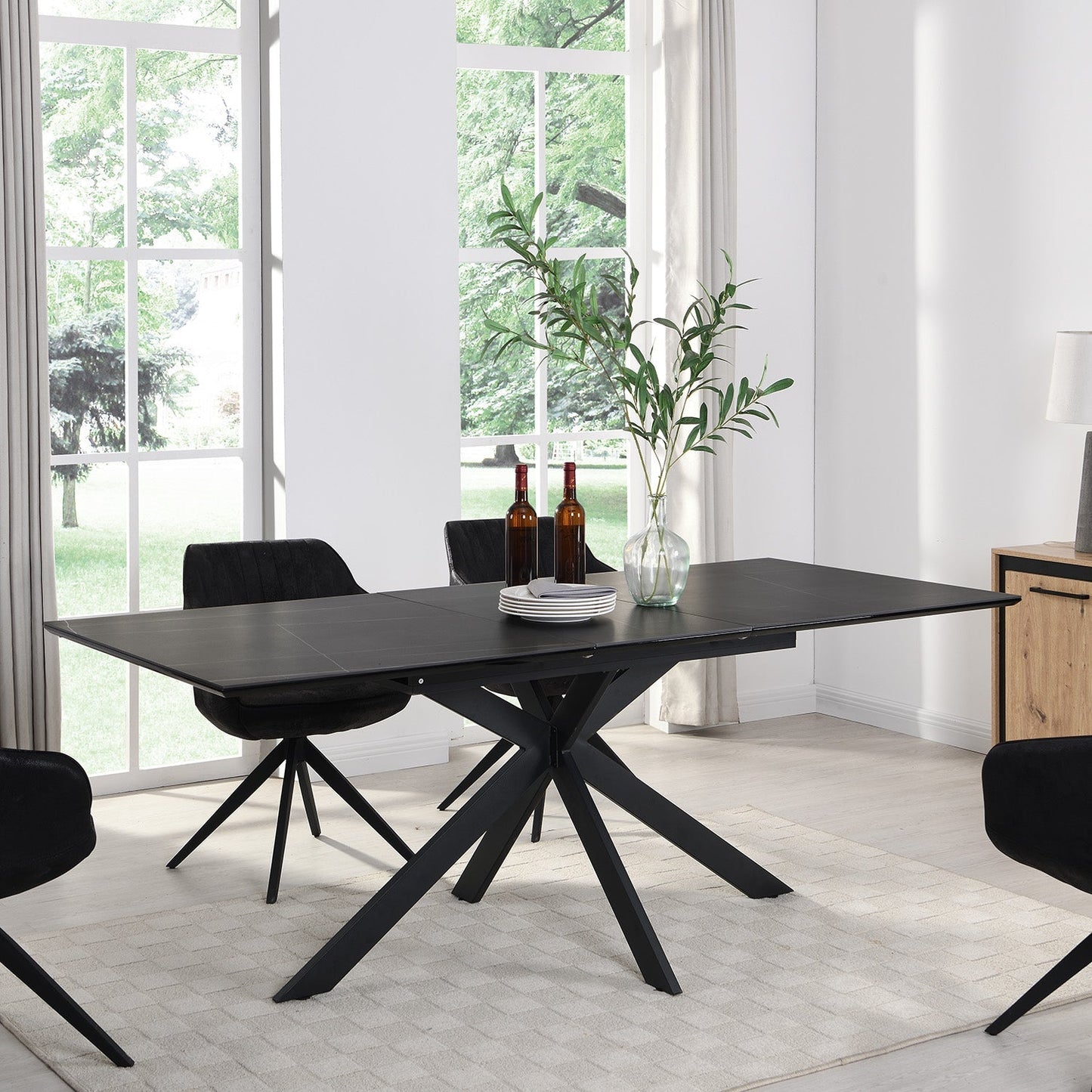 Table à manger extensible en céramique noire Varden
