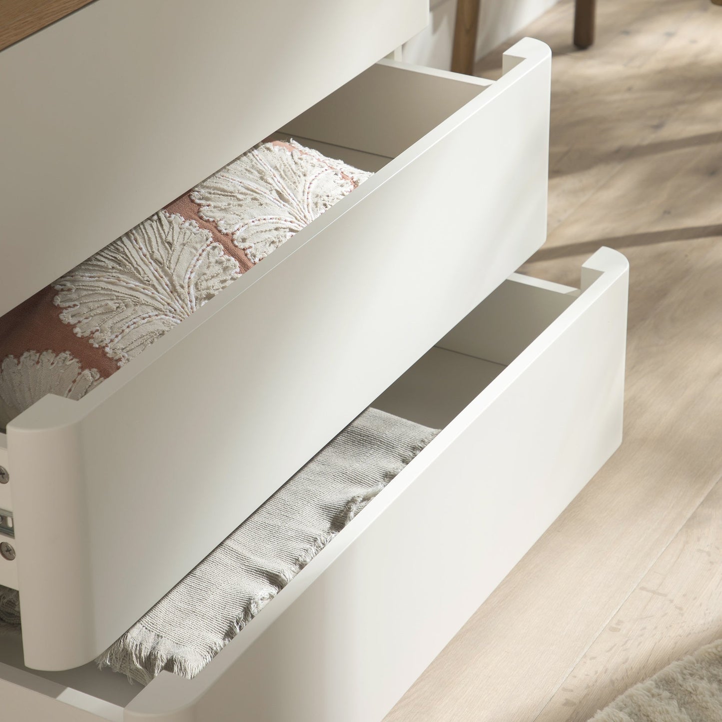 Commode 3 tiroirs à bords incurvés Agnes
