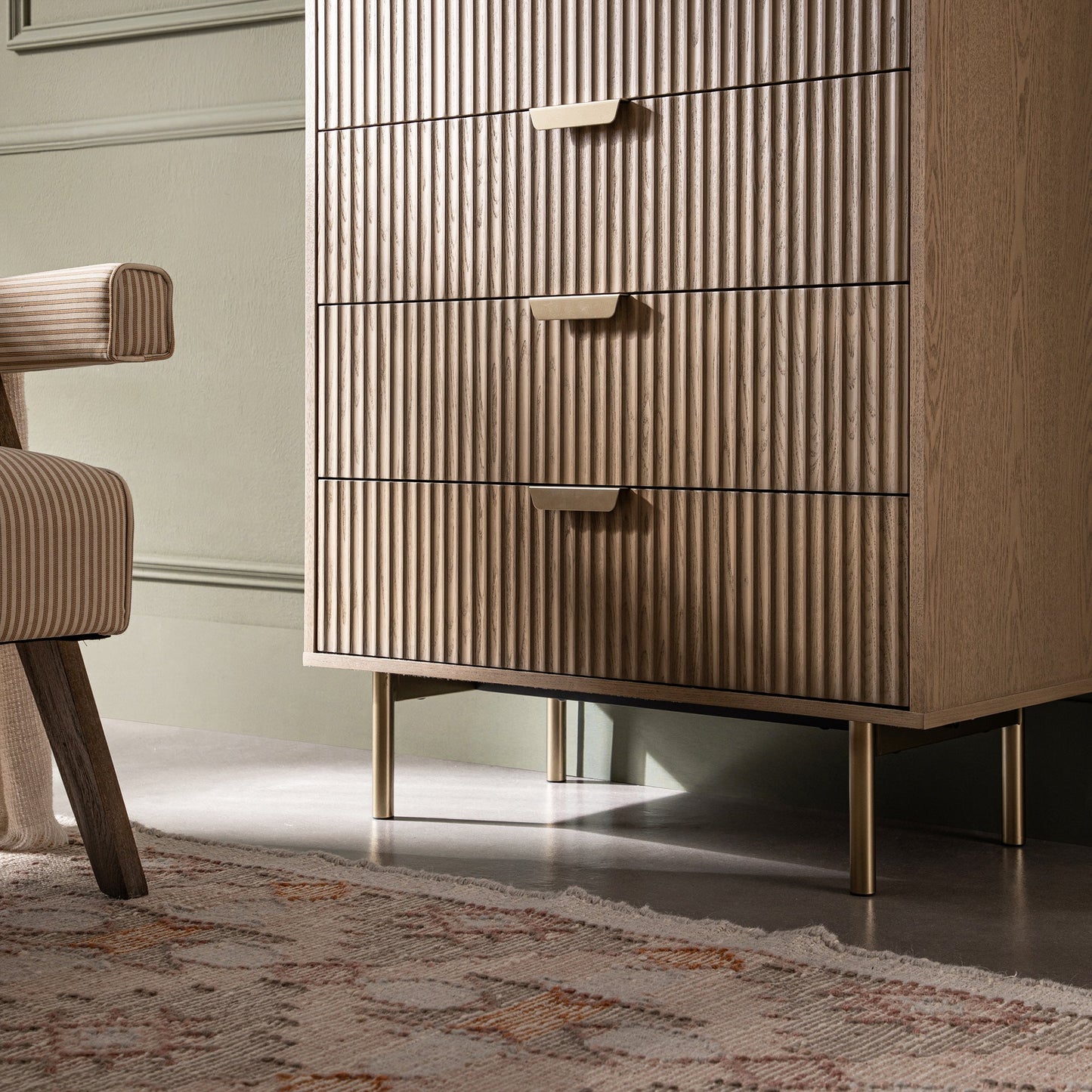 Commode striée à 5 tiroirs Richmond, frêne clair