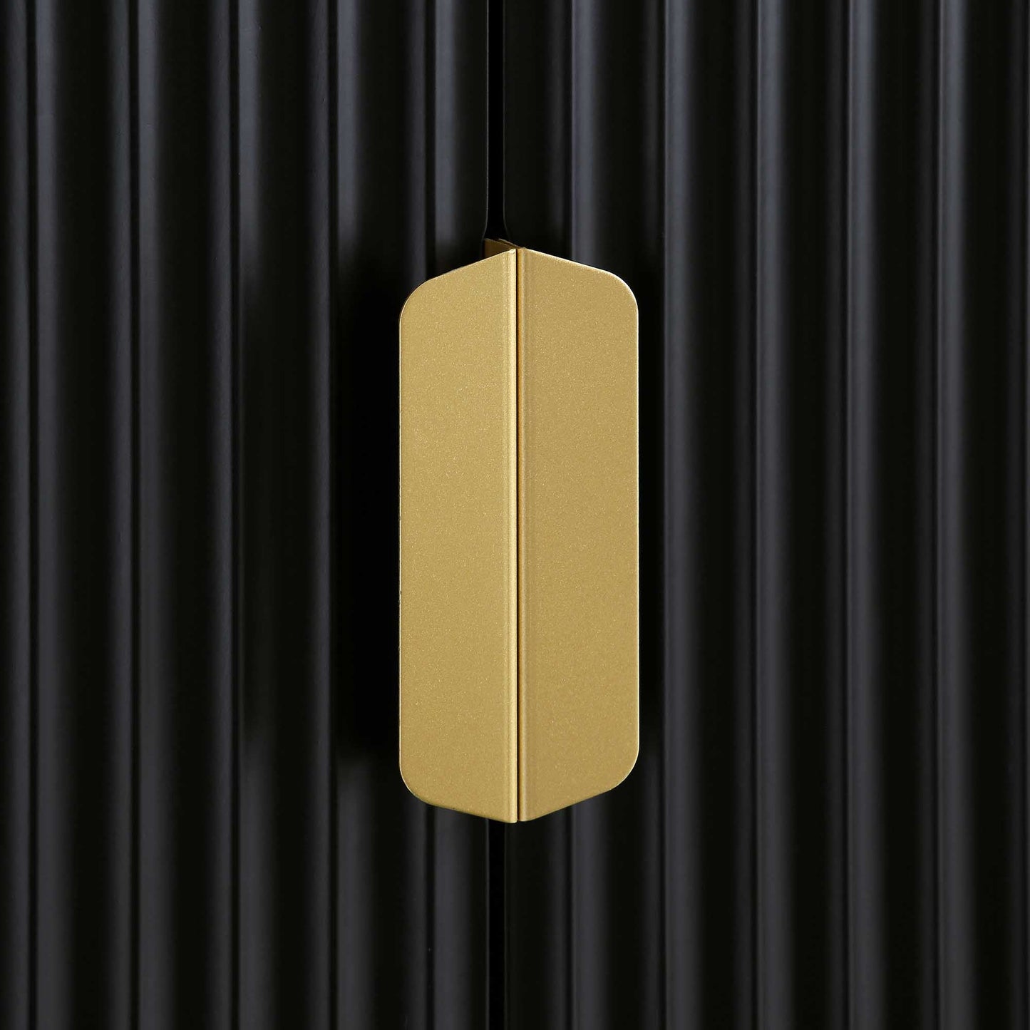 Armoire double Richmond à sillons avec tiroir, noir mat