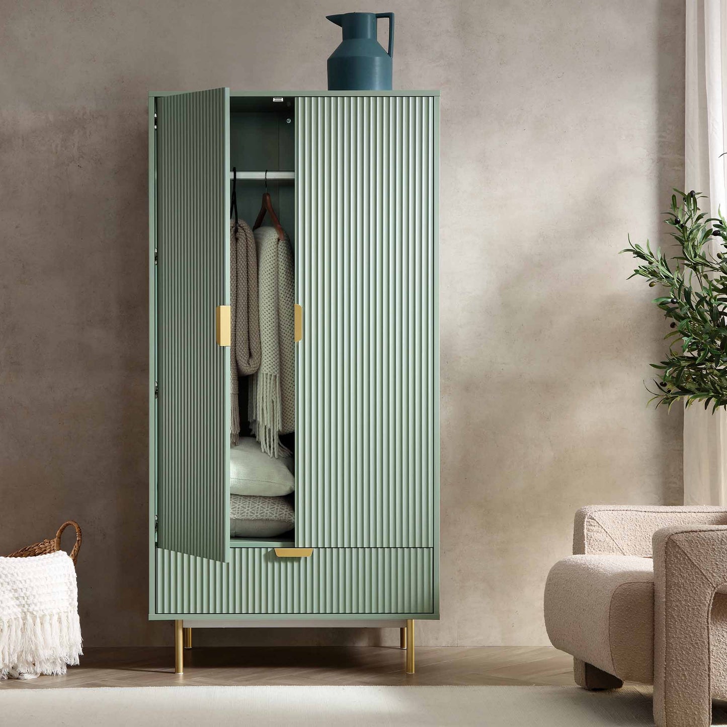 Armoire double Richmond striée avec tiroir, vert sauge mat