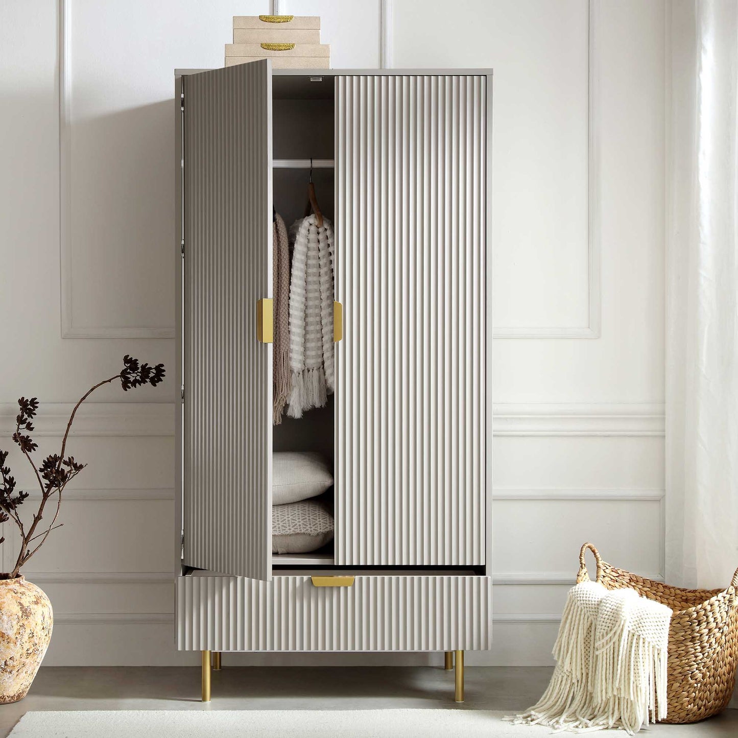 Armoire double Richmond à sillons avec tiroir, taupe mat