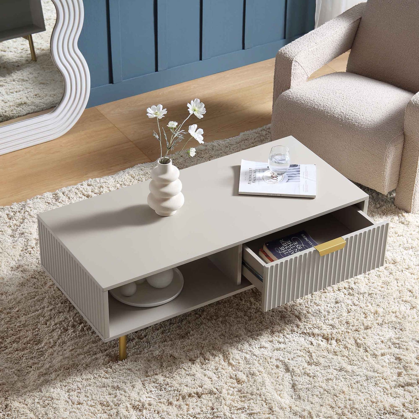 Table basse Richmond striée avec tiroir, taupe mat