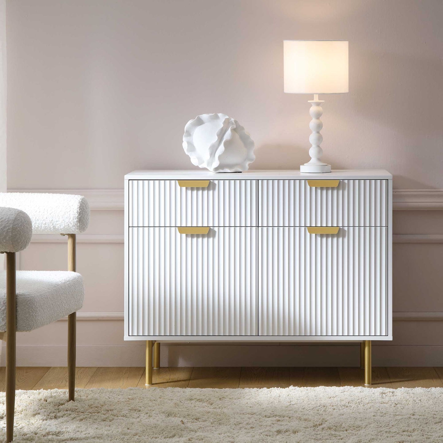 Armoire Richmond striée à 2 portes avec tiroirs, blanc mat