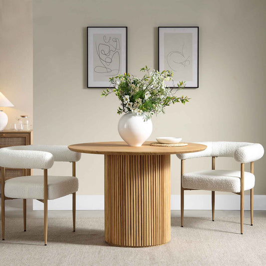 Table à manger ronde sur piédestal en chêne Maru, chêne