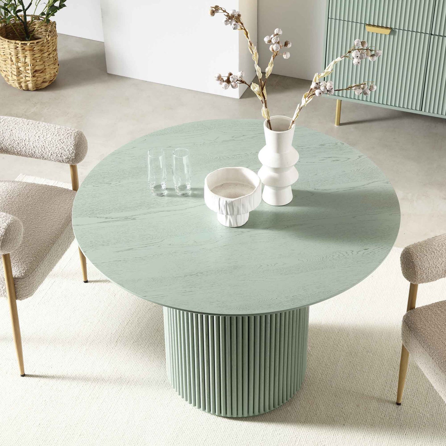 Table à manger ronde Maru en chêne, vert sauge