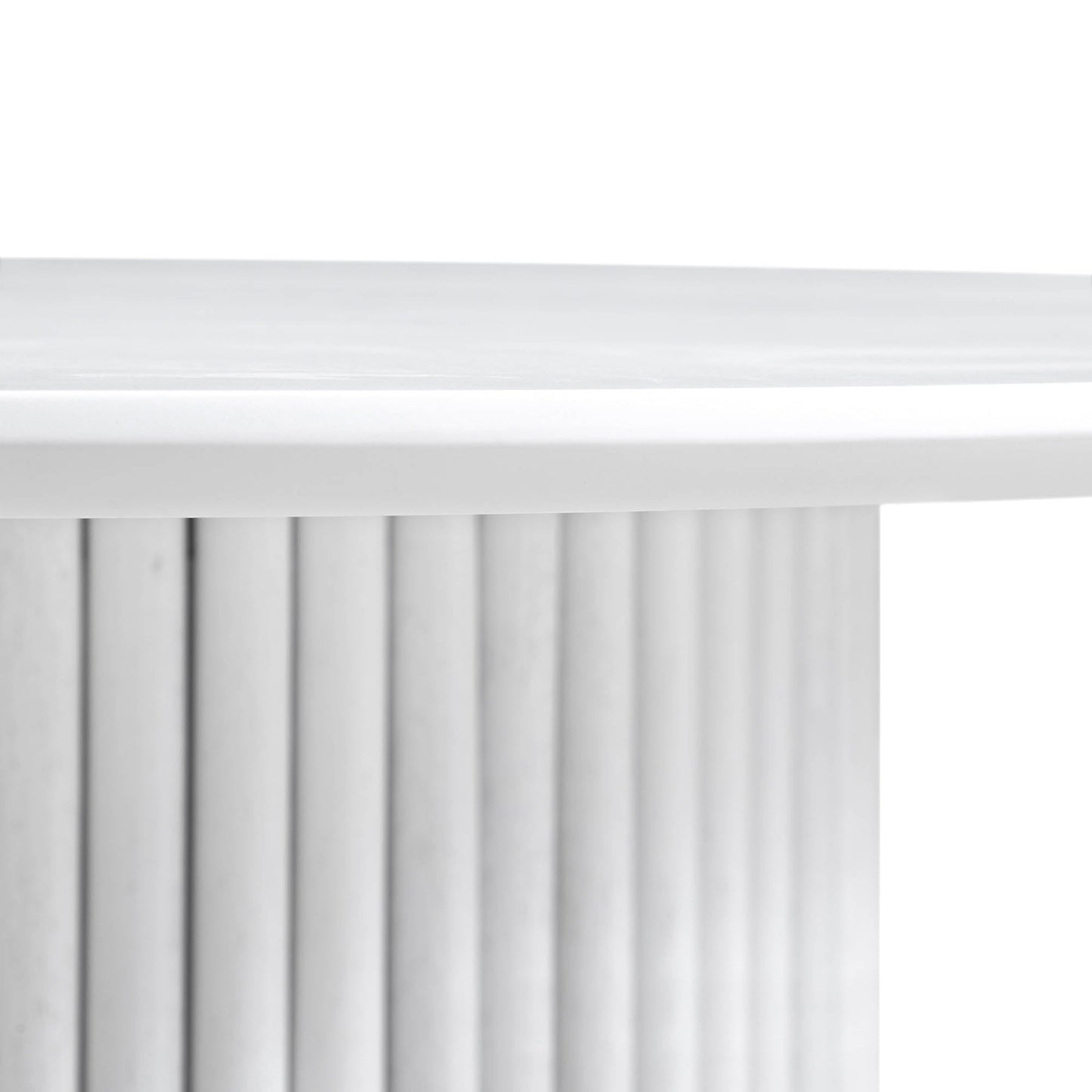 Table basse ronde Maru en chêne, finition blanc délavé