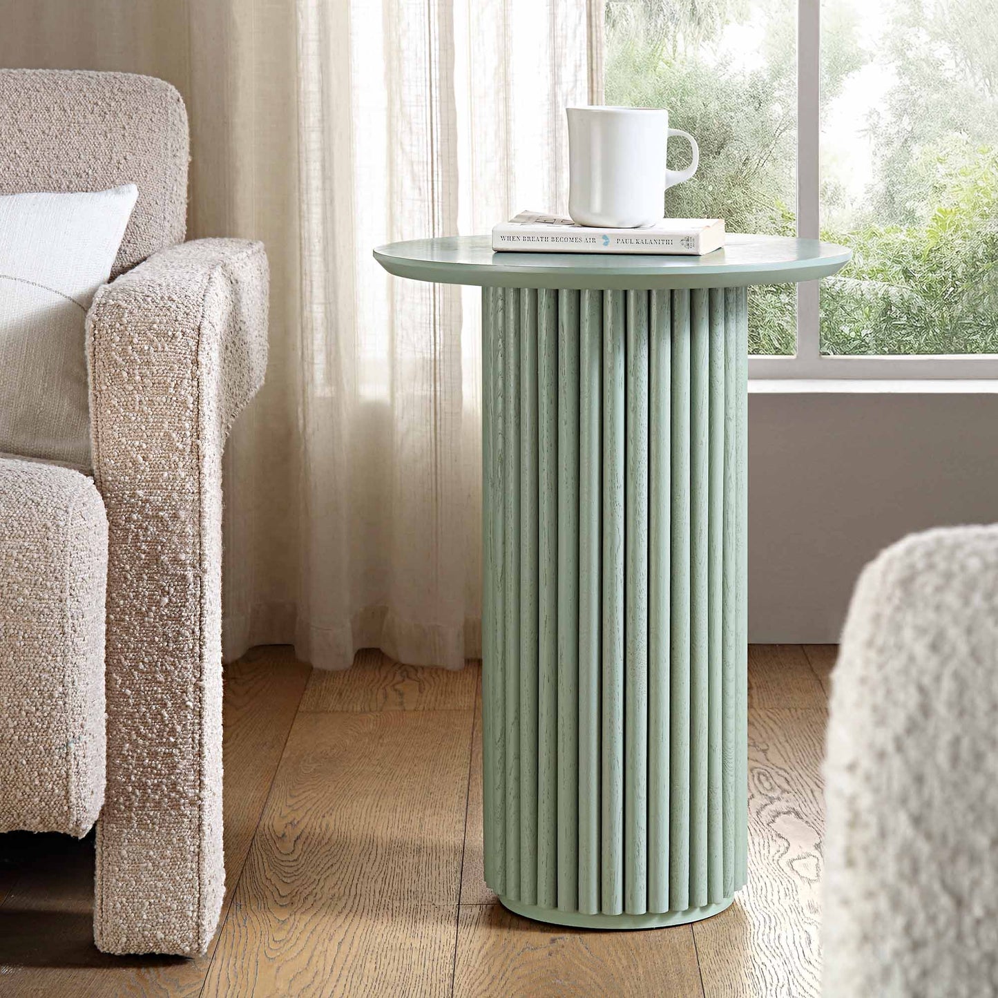 Table d'appoint ronde en chêne Maru, vert sauge