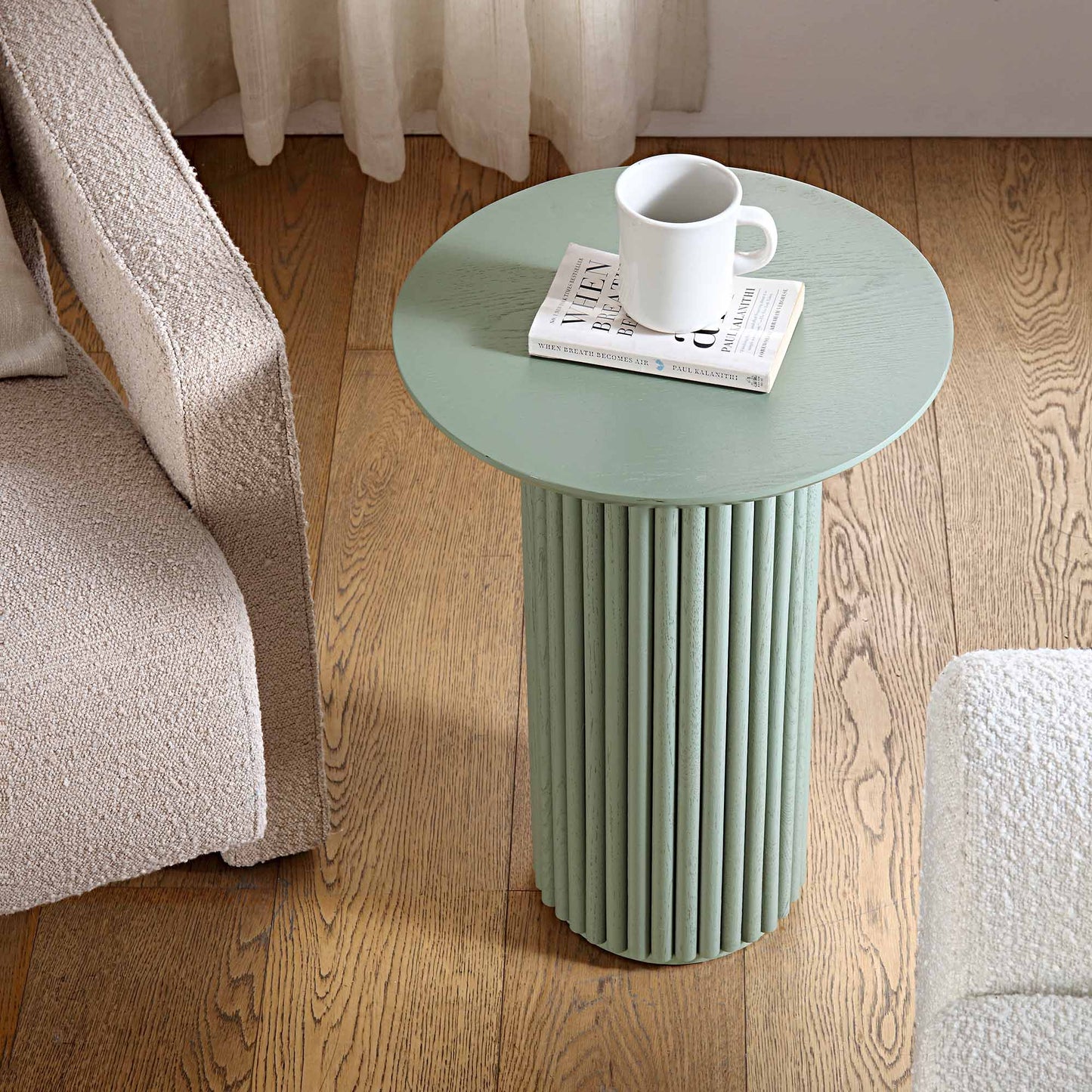 Table d'appoint ronde en chêne Maru, vert sauge
