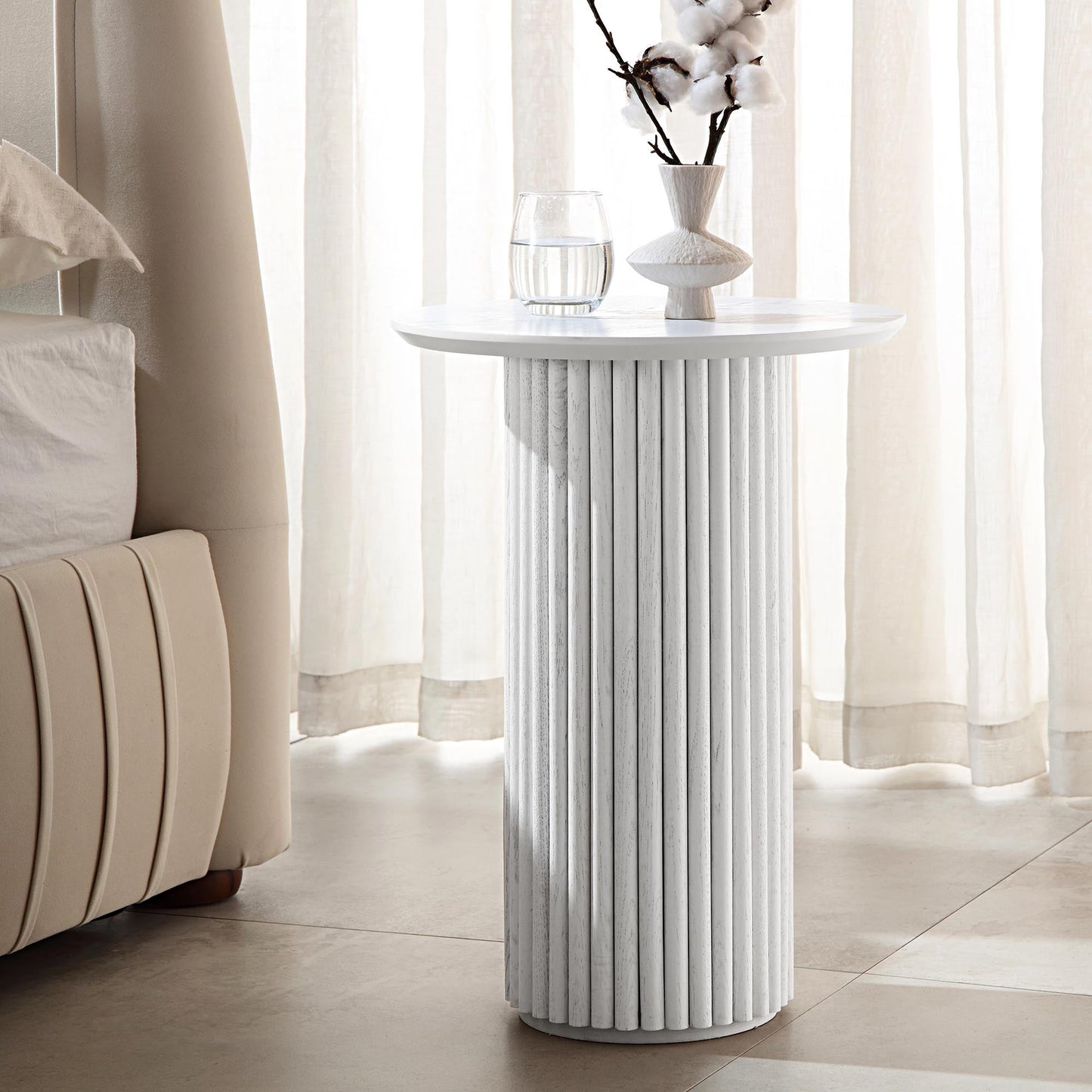 Table d'appoint ronde en chêne Maru, blanc délavé