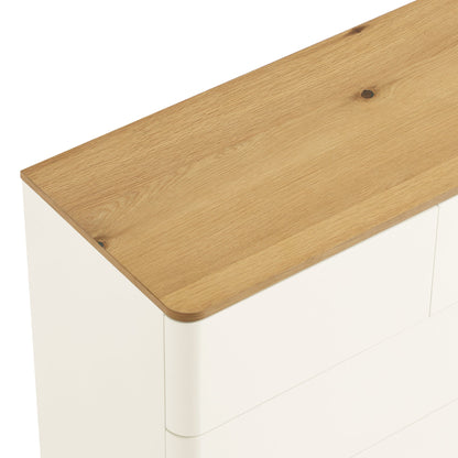 Commode 5 tiroirs à bords incurvés Agnes, blanc cassé avec plateau en chêne