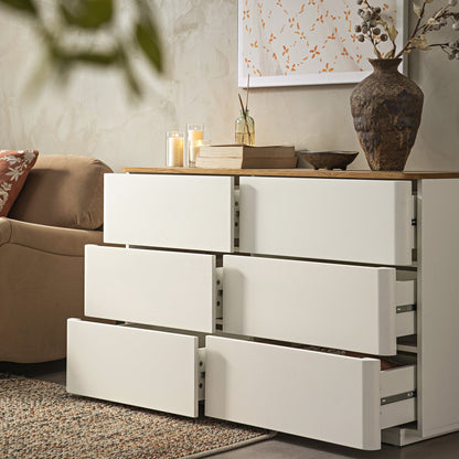 Commode Agnes à 6 tiroirs à bords incurvés, blanc cassé avec plateau en chêne