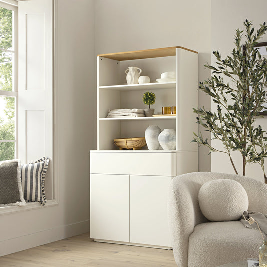 Commode à bords incurvés Agnes, blanc cassé avec plateau en chêne