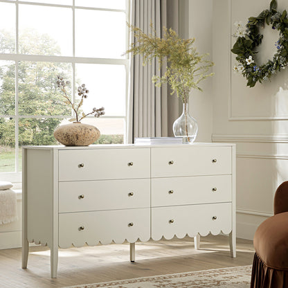 Commode large Henley à 6 tiroirs avec bords festonnés, sable clair