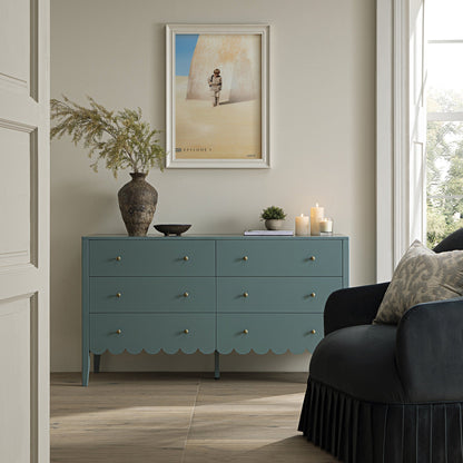 Commode large Henley à 6 tiroirs et bords festonnés, épicéa bleu
