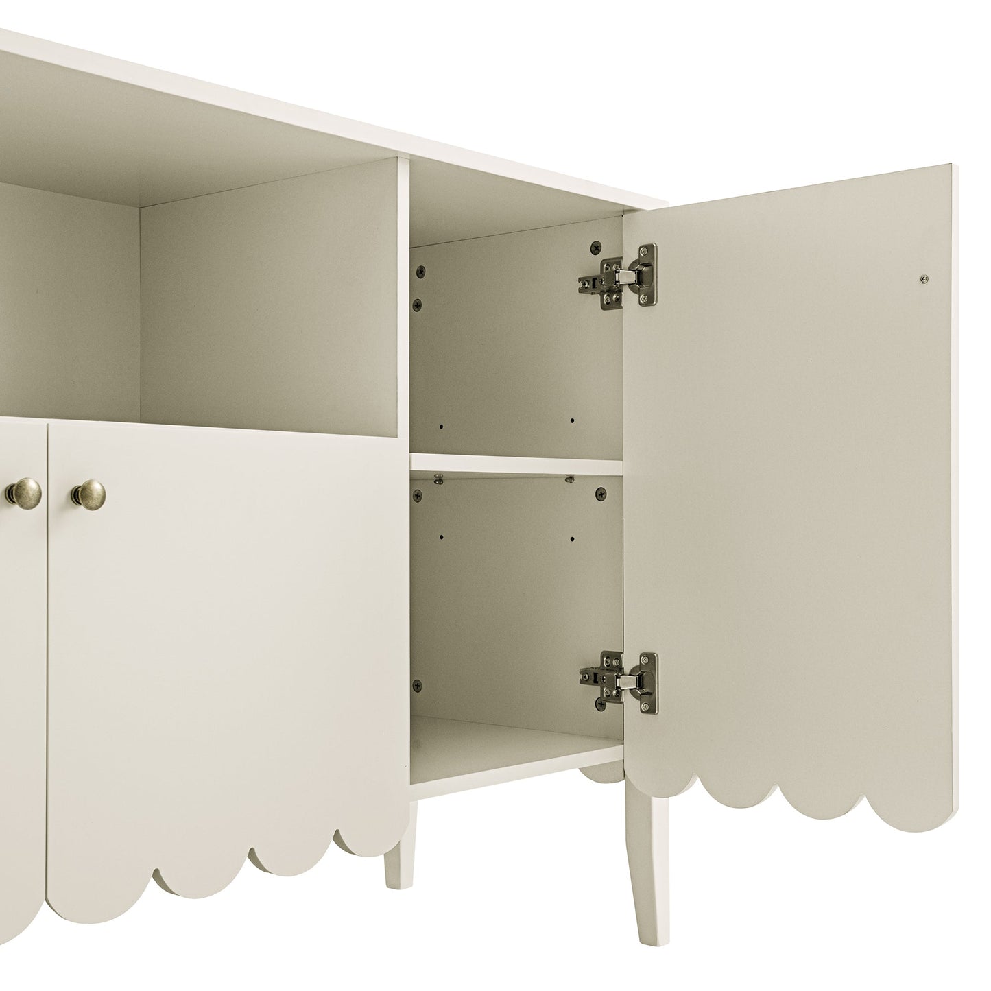 Buffet Henley à bords festonnés de 140 cm de large avec étagère ouverte, couleur sable clair