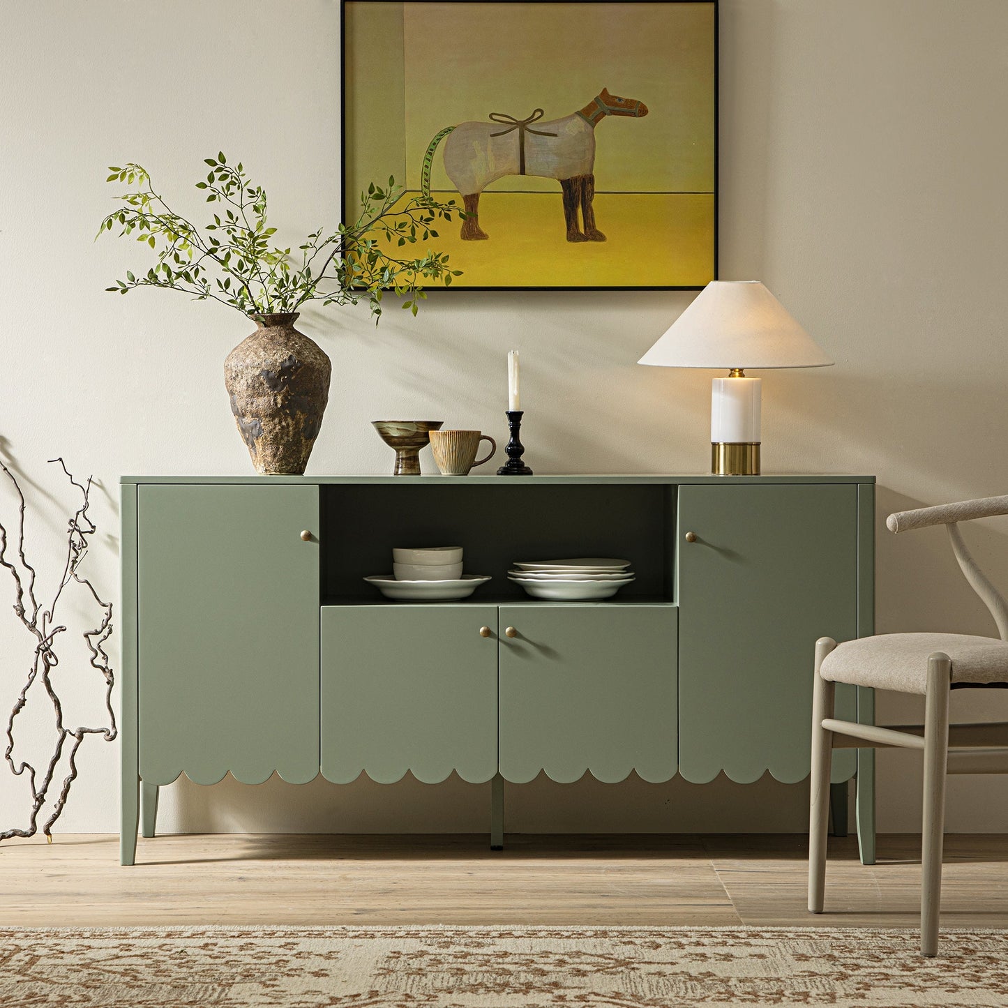 Buffet Henley à bords festonnés de 140 cm de large avec étagère ouverte, vert sauge