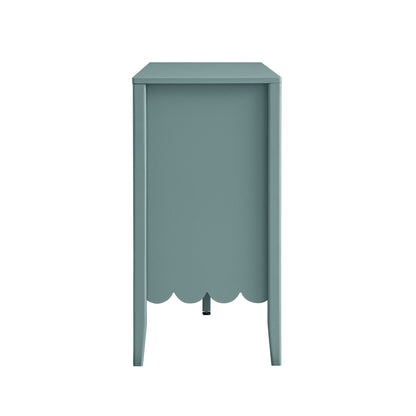 Buffet Henley à bords festonnés de 140 cm de large avec étagère ouverte, épicéa bleu