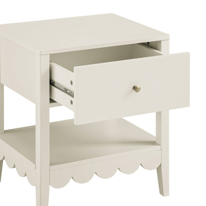Table de chevet Henley à bords festonnés avec tiroir, sable clair