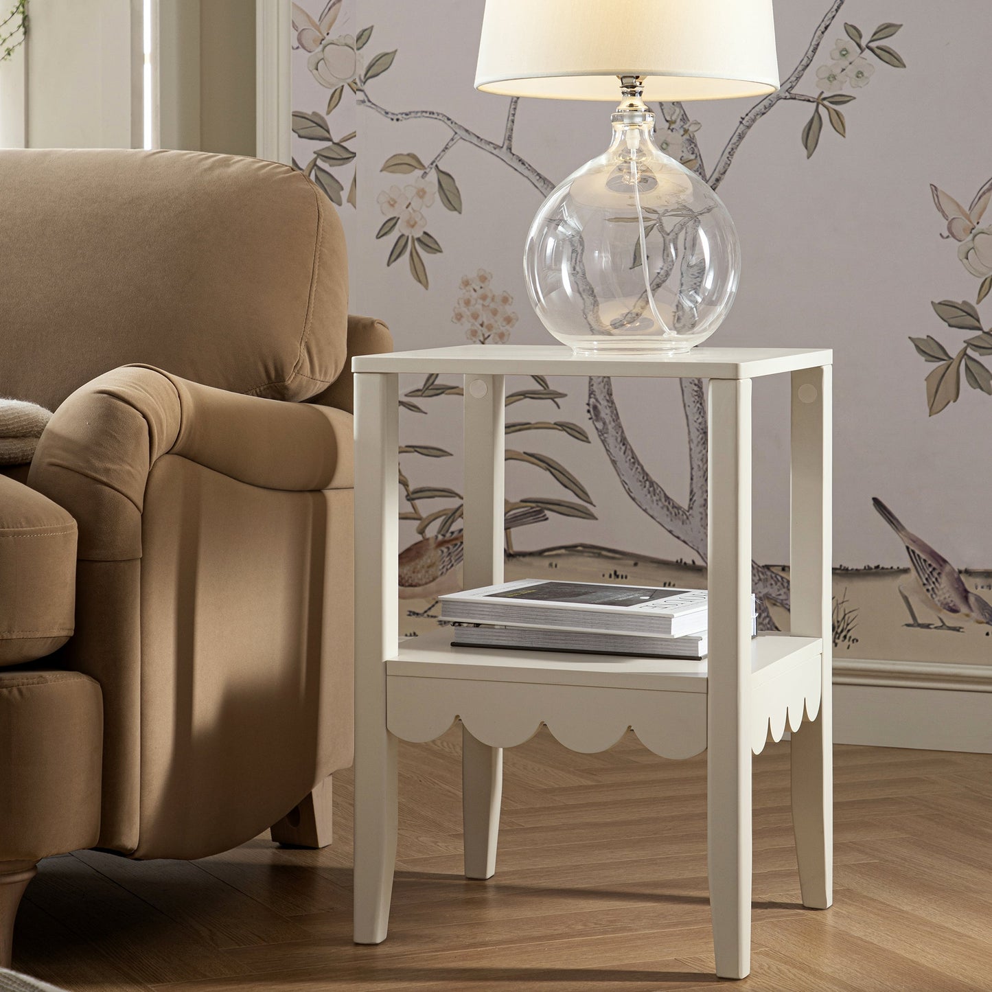 Table d'appoint à bords festonnés Henley, sable clair