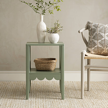 Table d'appoint à bords festonnés Henley, vert sauge
