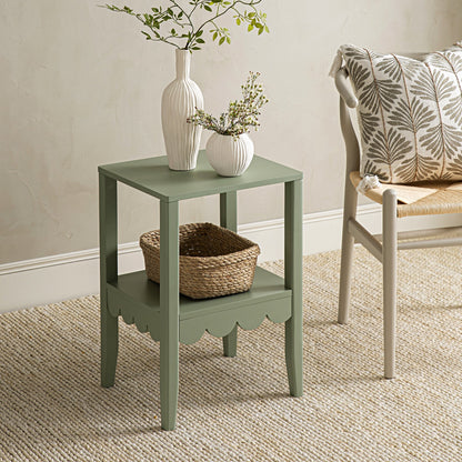 Table d'appoint à bords festonnés Henley, vert sauge