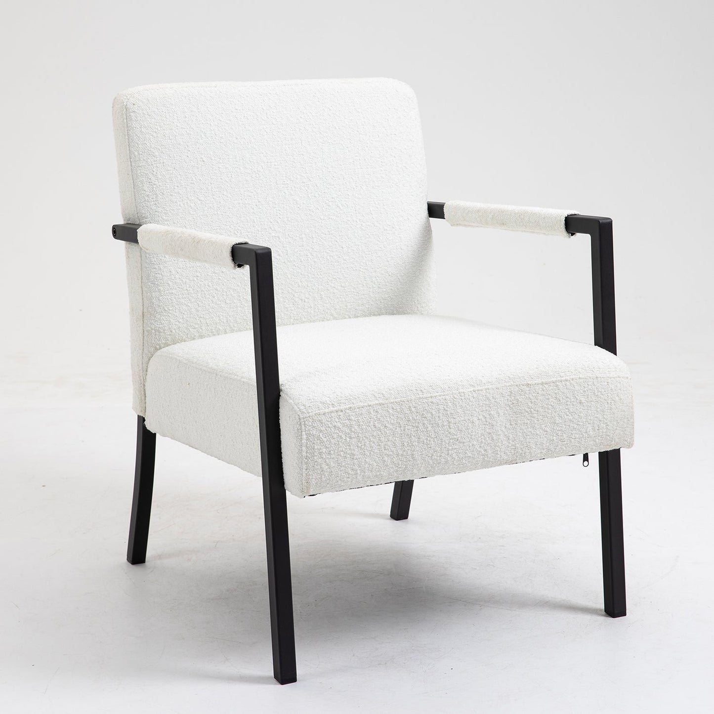 Chaise d'appoint Hatton avec cadre en acier et boucle (blanche)