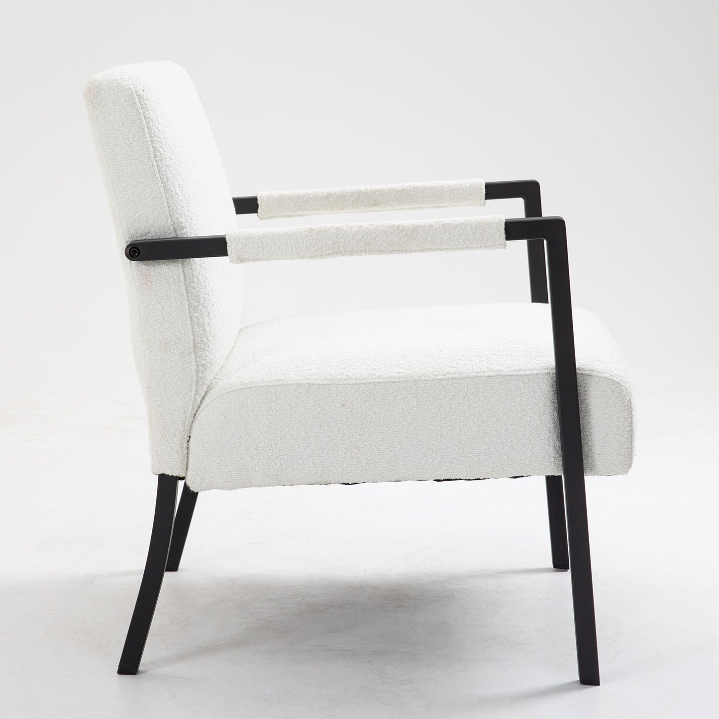 Chaise d'appoint Hatton avec cadre en acier et boucle (blanche)