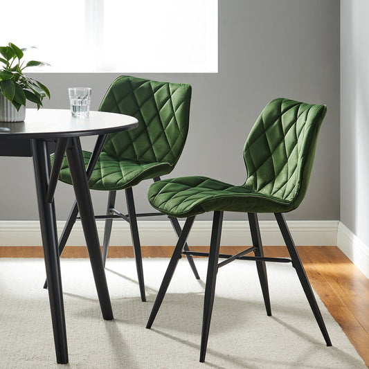 Lot de 2 chaises de salle à manger Ampney en velours avec coutures en losange et pieds en métal (velours vert)