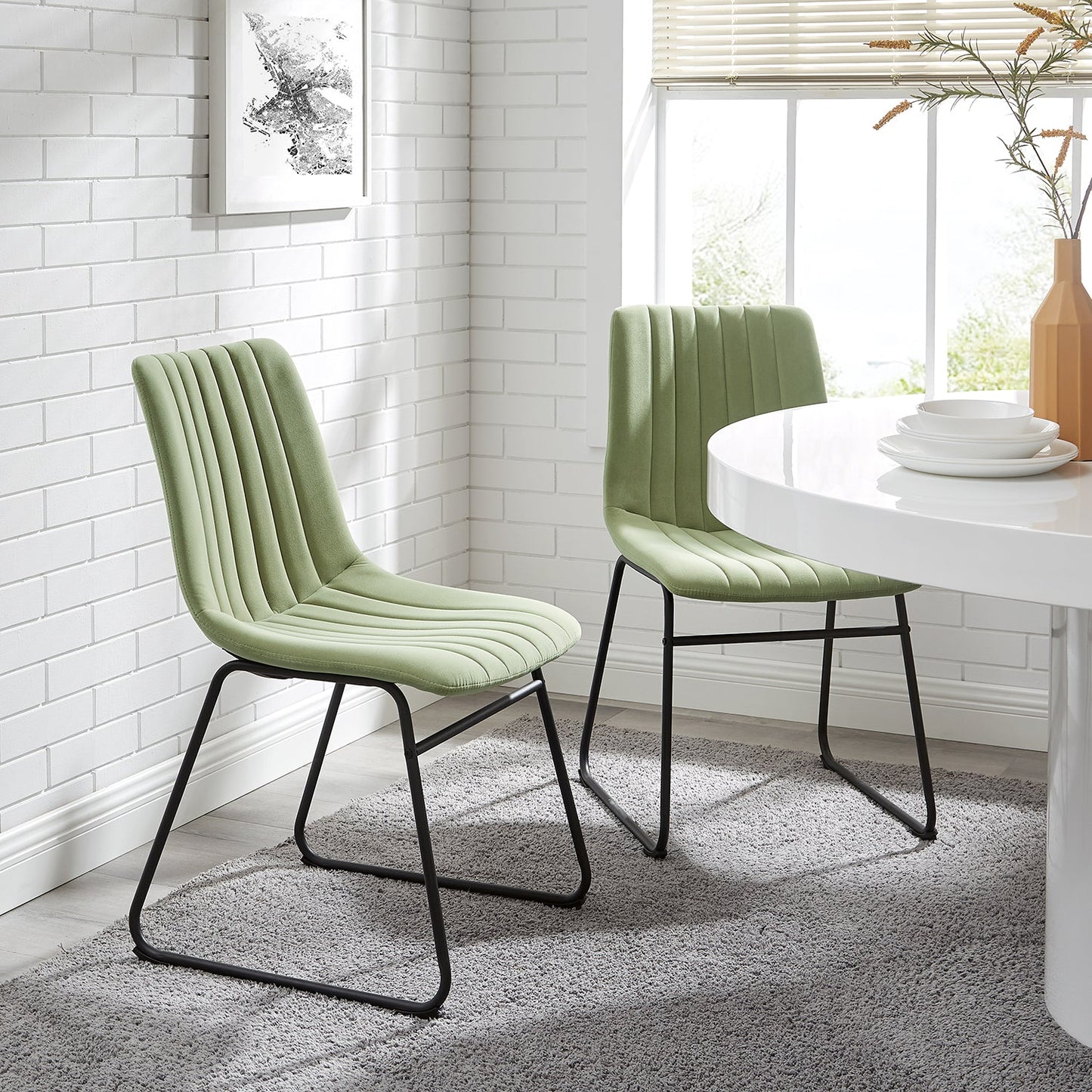 Ensemble de 2 chaises de salle à manger cannelées en velours vert sauge avec cadre en métal Sutton