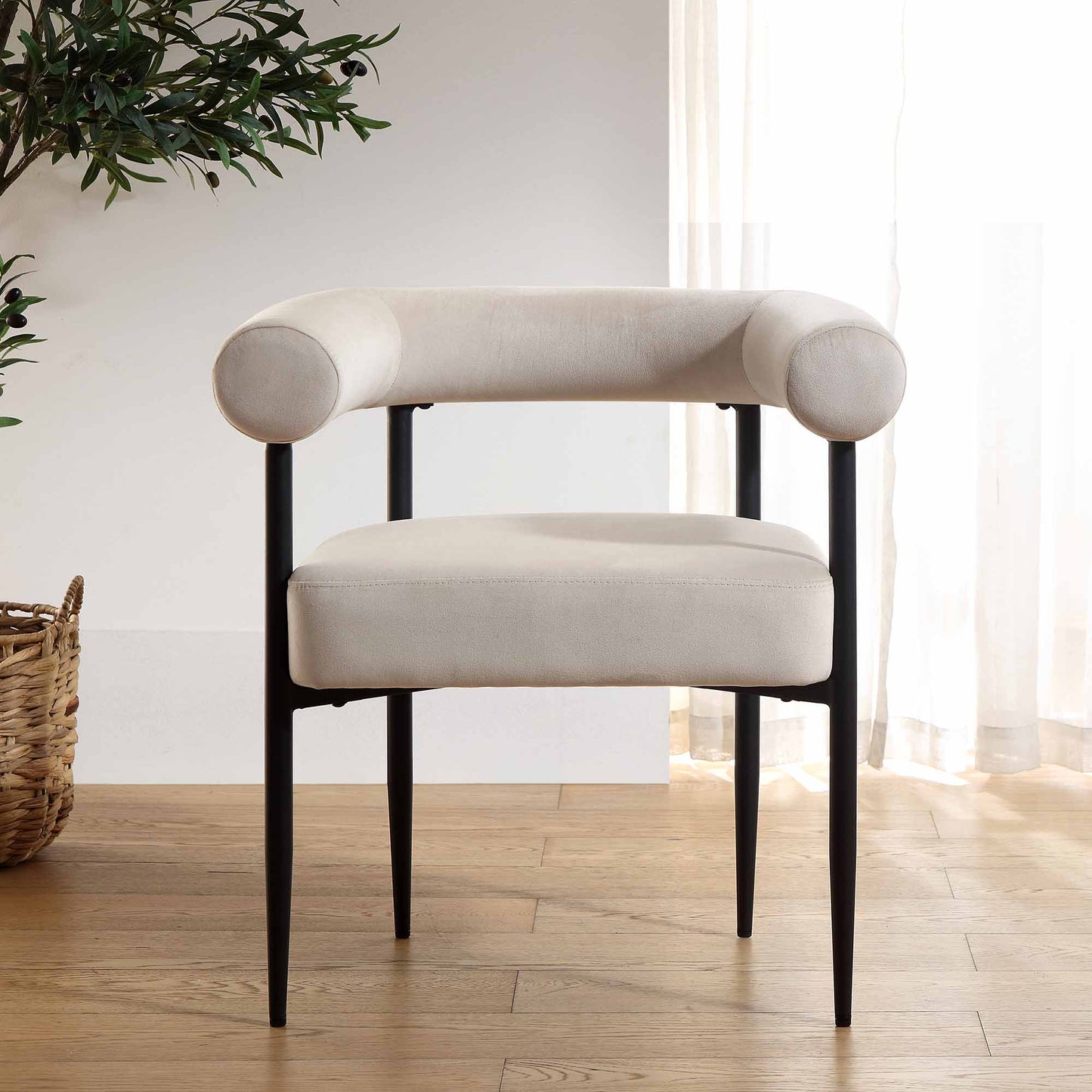 Chaise de salle à manger Fulbourn en velours champagne avec pieds noirs