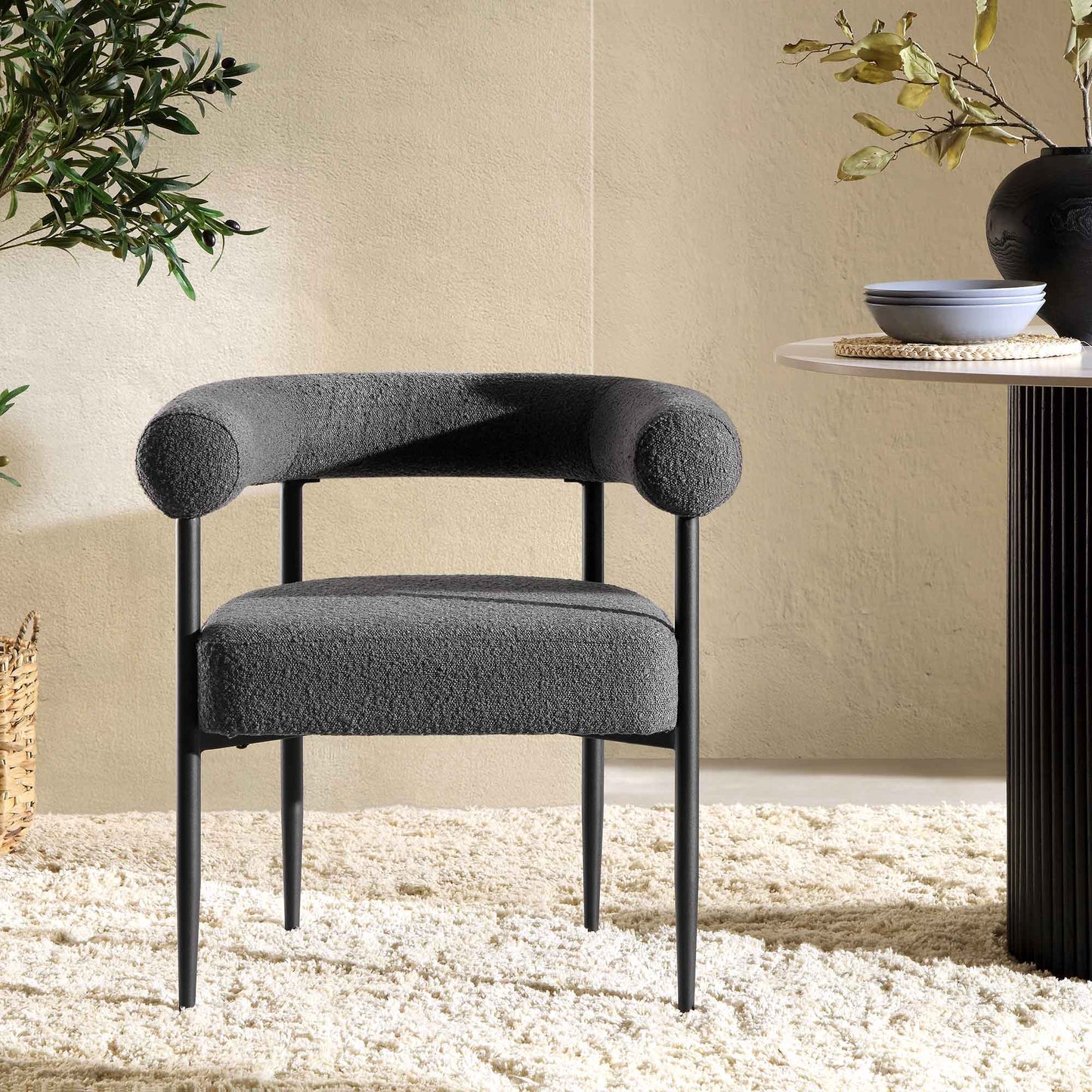 Chaise de salle à manger Fulbourn en tissu boucle anthracite avec pieds en métal noir