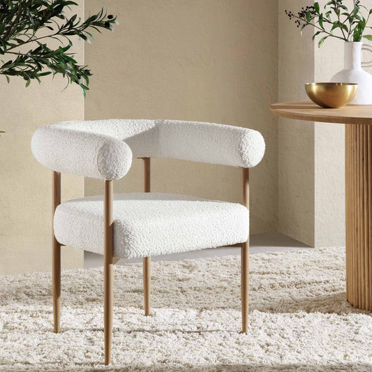 Chaise de salle à manger Fulbourn blanche bouclée avec pieds effet bois naturel