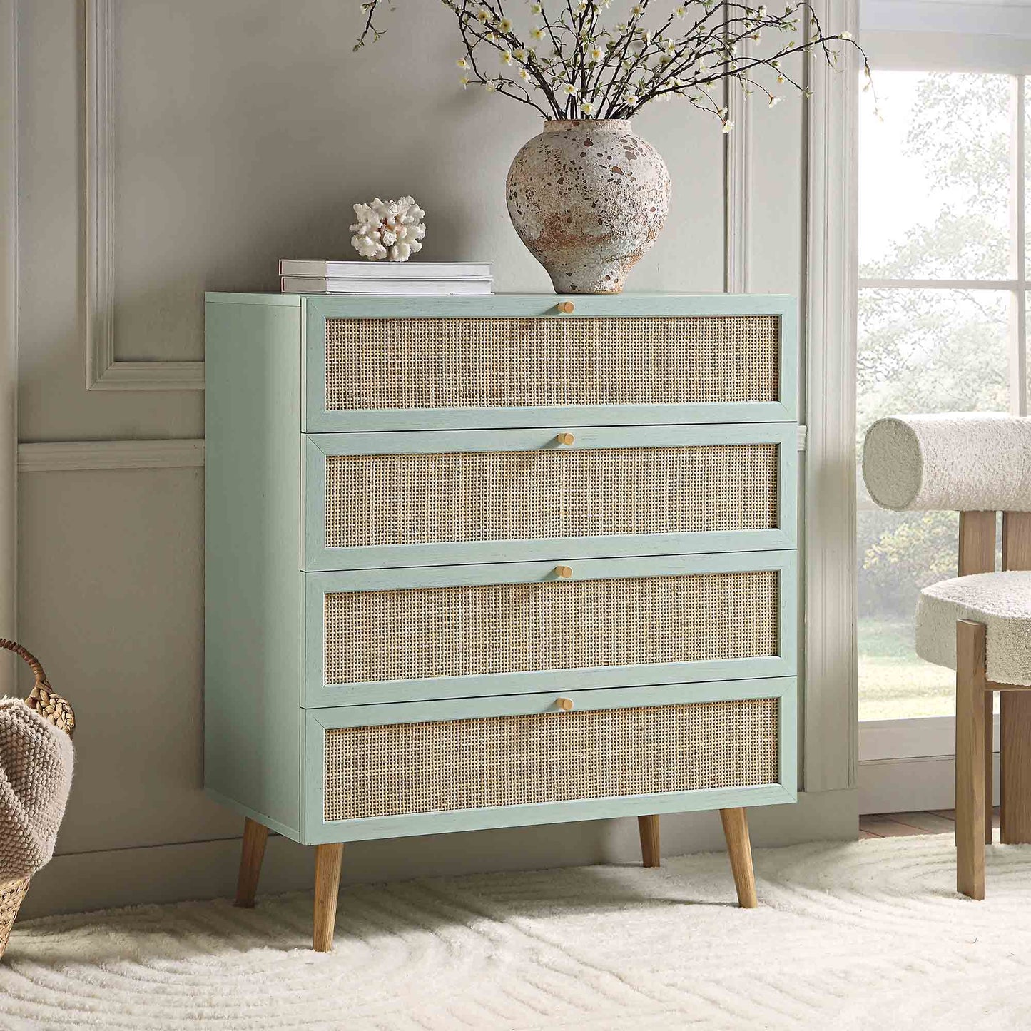 Commode haute à 4 tiroirs en rotin tressé Frances, menthe