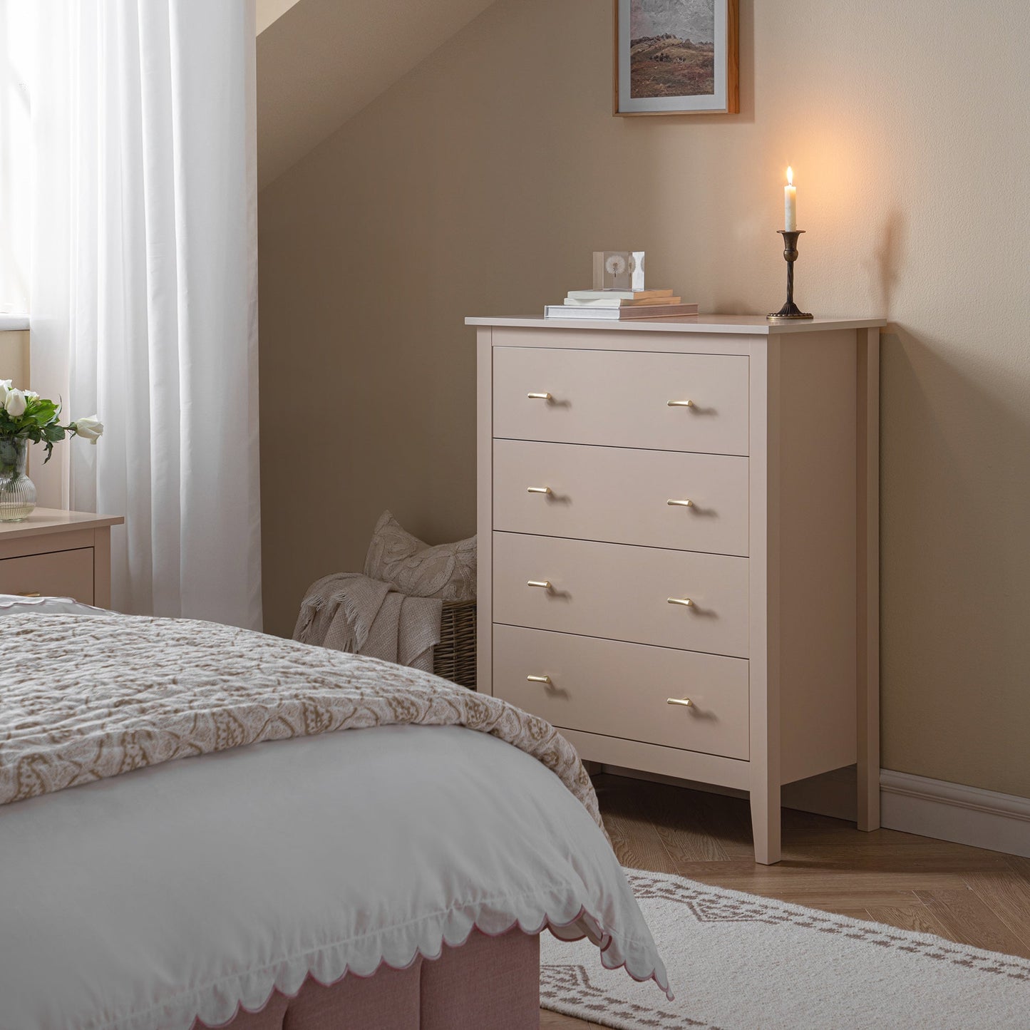 Commode 4 tiroirs Oakham, rose nude