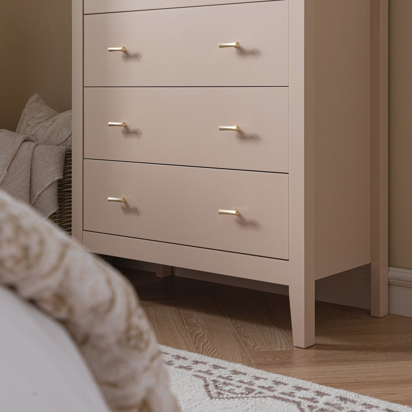Commode 4 tiroirs Oakham, rose nude