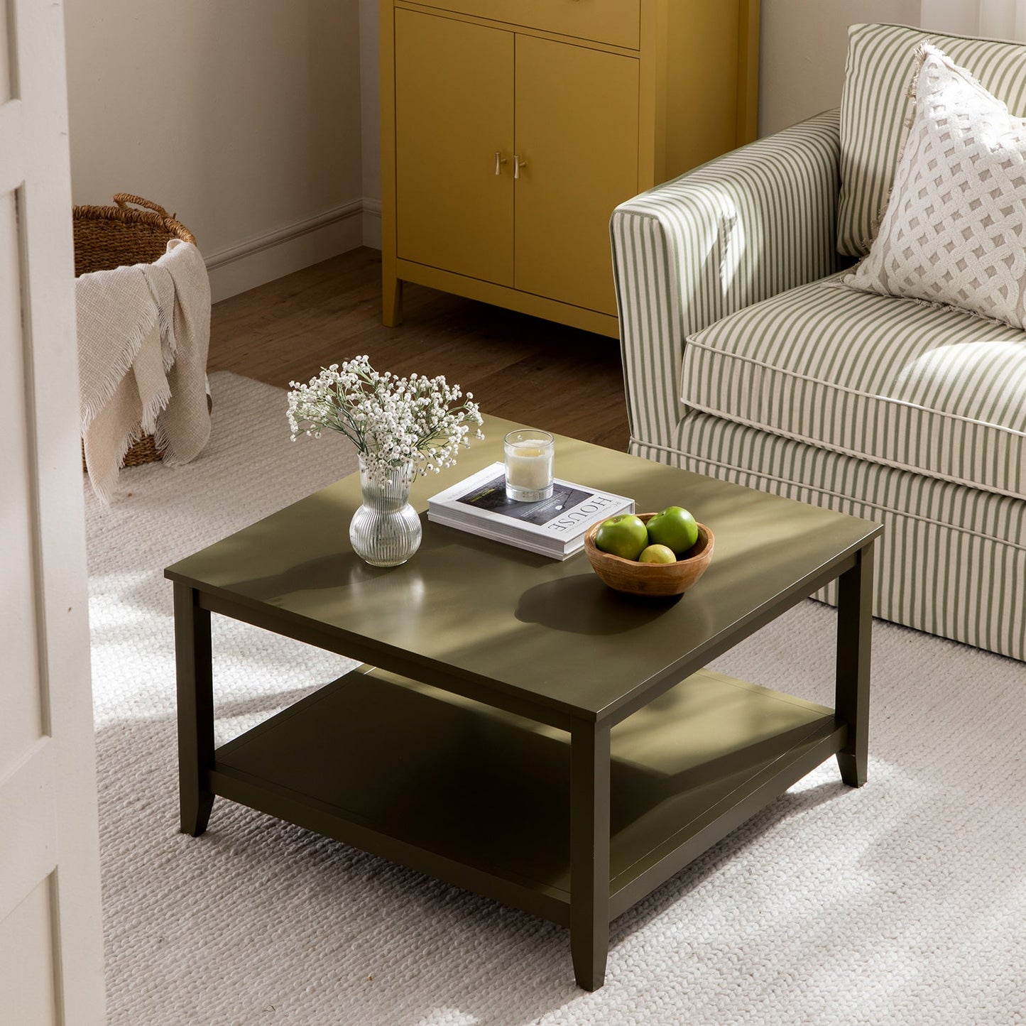 Table basse carrée Oakham 32, Olive Grove