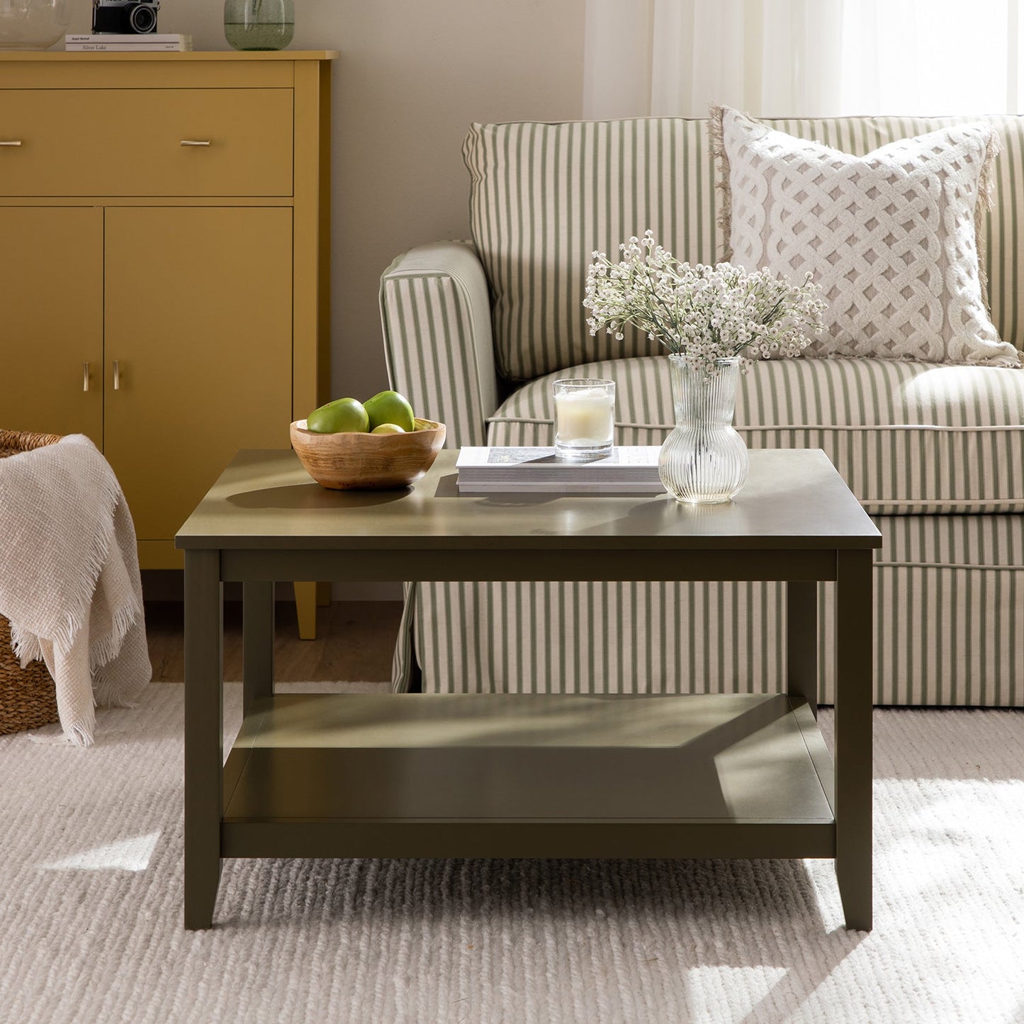 Table basse carrée Oakham 32, Olive Grove