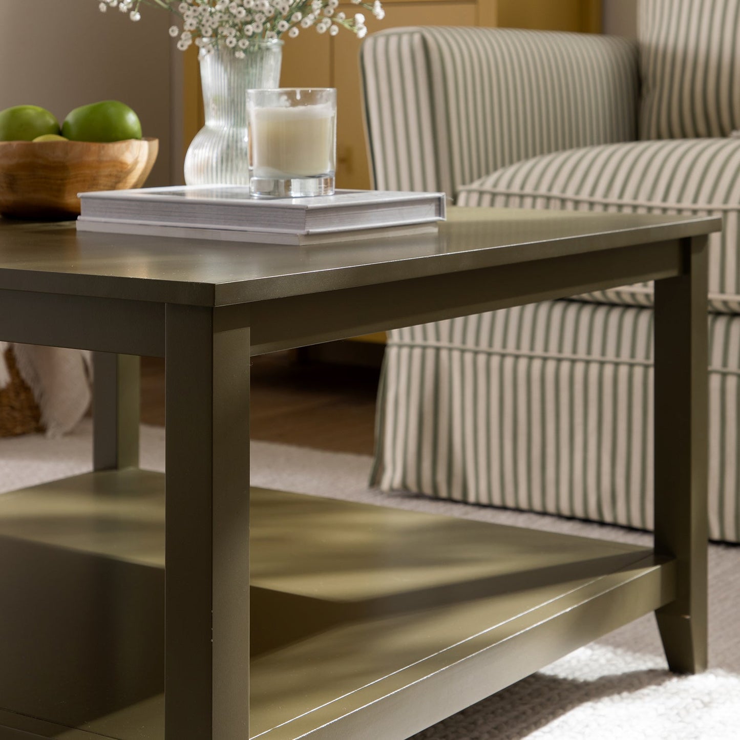 Table basse carrée Oakham 32, Olive Grove