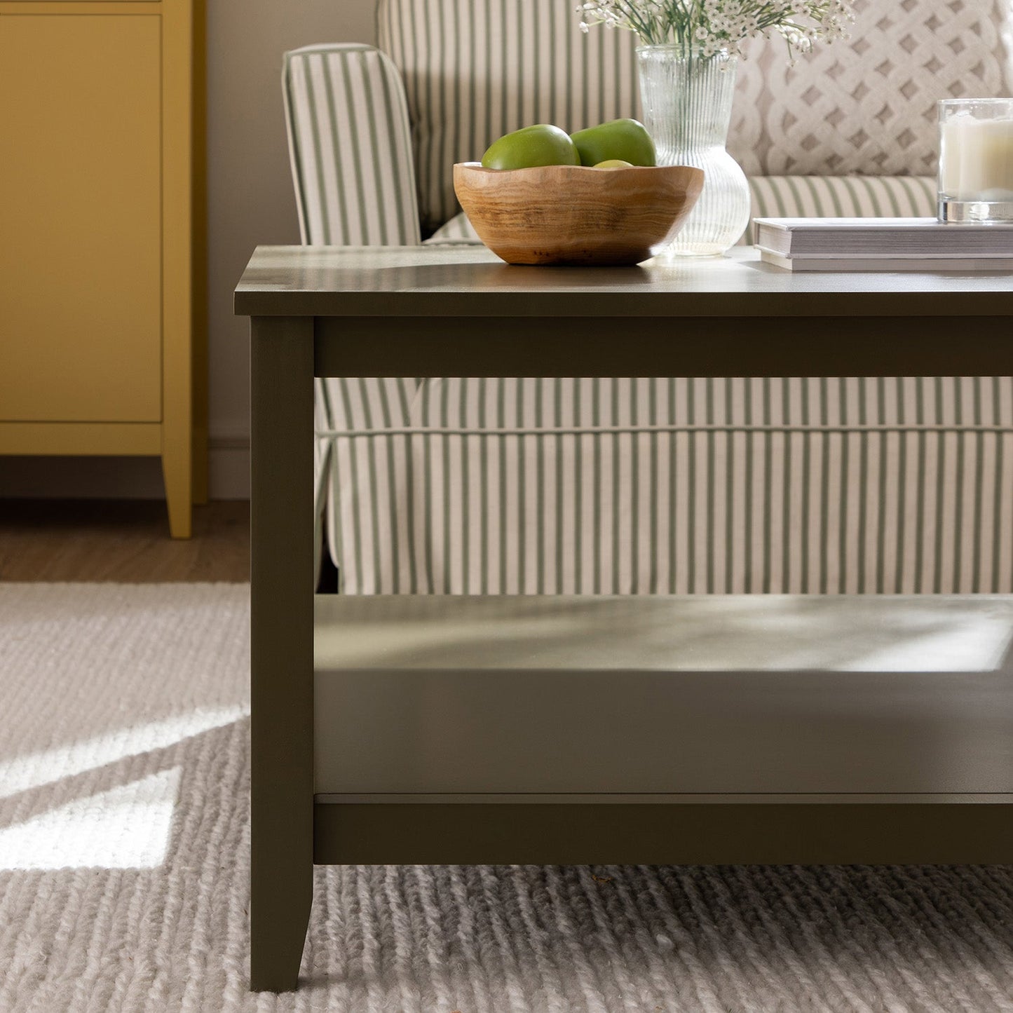 Table basse carrée Oakham 32, Olive Grove