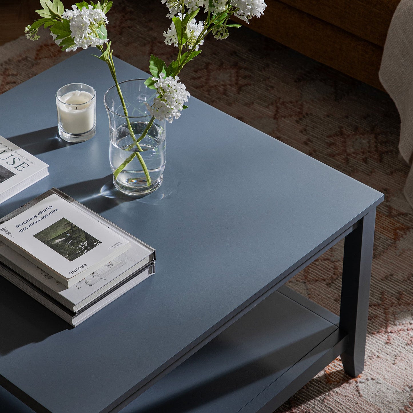 Table basse carrée Oakham 32, bleu orage